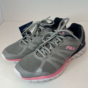Woman’s 9.5 Fila Brand new no Box no rips tears smoke FREE